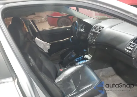 2005 Honda Accord 3.0 Ex z USA, uszkodzony, nr VIN 1HGCM66515A073162